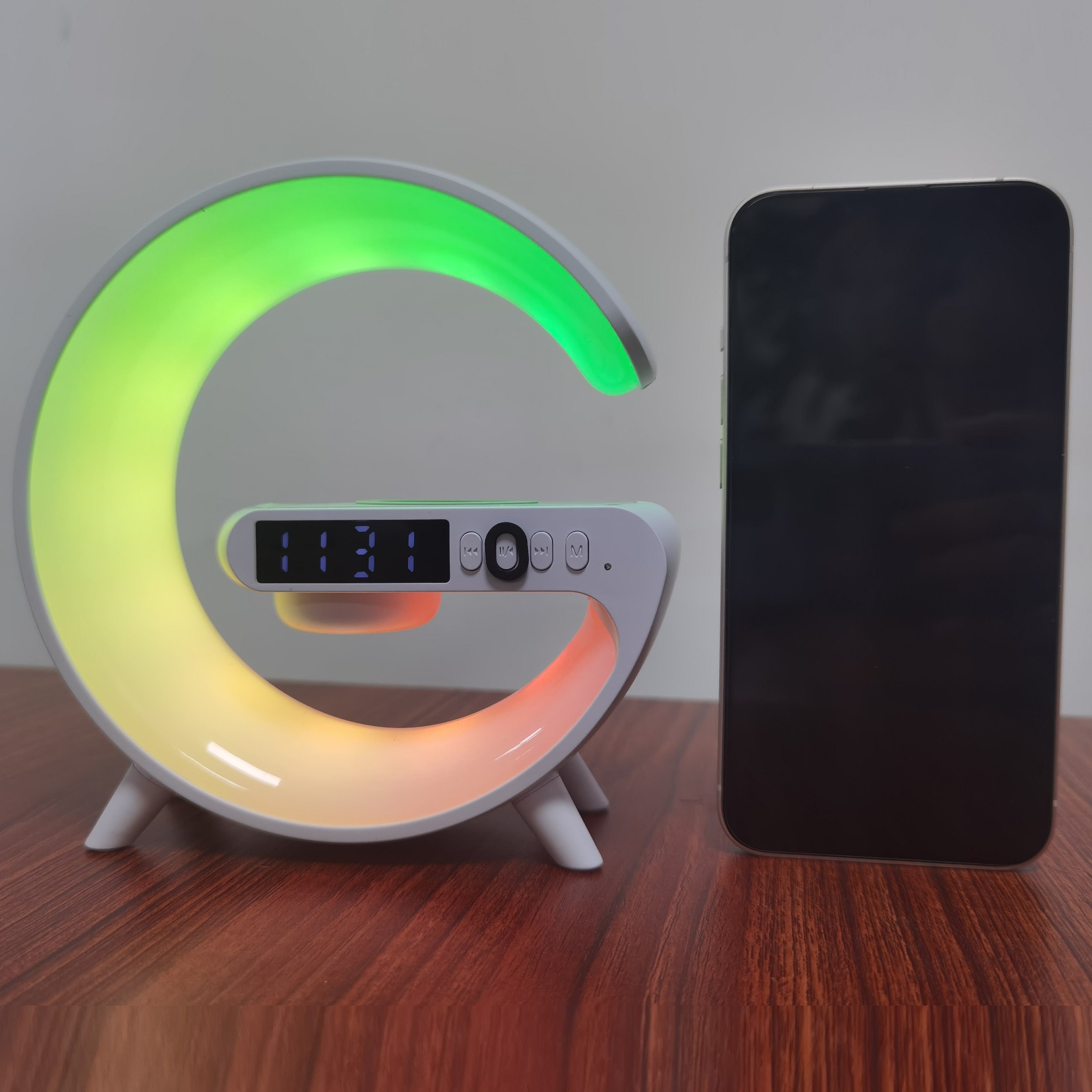 Wireless Wireless Speaker with RGB Light Strip, Adjustable Brightness Desk Lamp and Fast Charging Alarm Clock for Heavy Sleepers - USB Type-C, Ideal for Bedroom, Dorm, Gift
